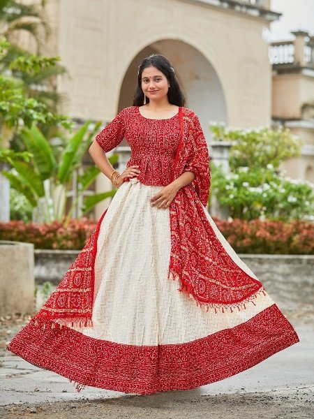 9 Beautiful Designs of Kurti With Ghagra for Women | Kurta designs, Kurta  lehenga, Kurti designs party wear